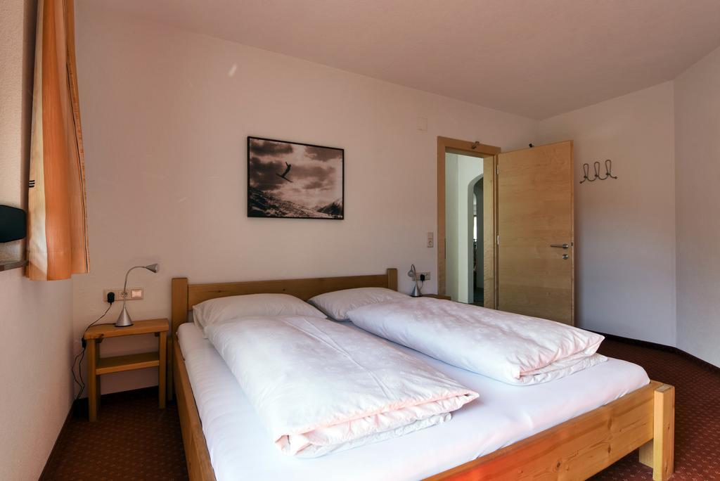 Appartement Strolz Schnann Δωμάτιο φωτογραφία
