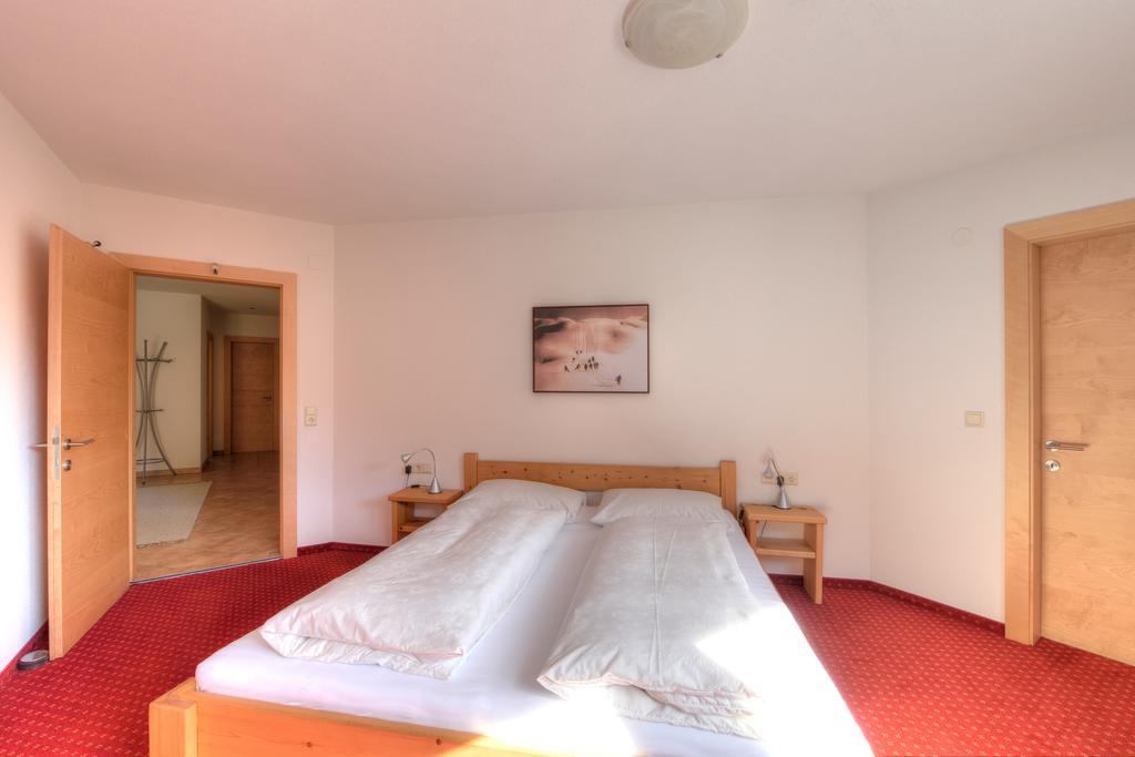 Appartement Strolz Schnann Δωμάτιο φωτογραφία
