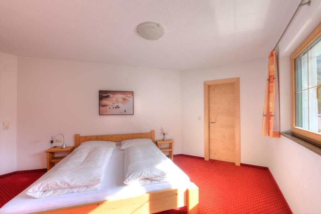 Appartement Strolz Schnann Δωμάτιο φωτογραφία